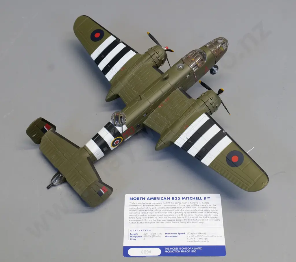 Corgi Aviation Archive die-cast 1:72 scale model RAF North American B25 Mitchell II bomber w/limited edition card Image 1++