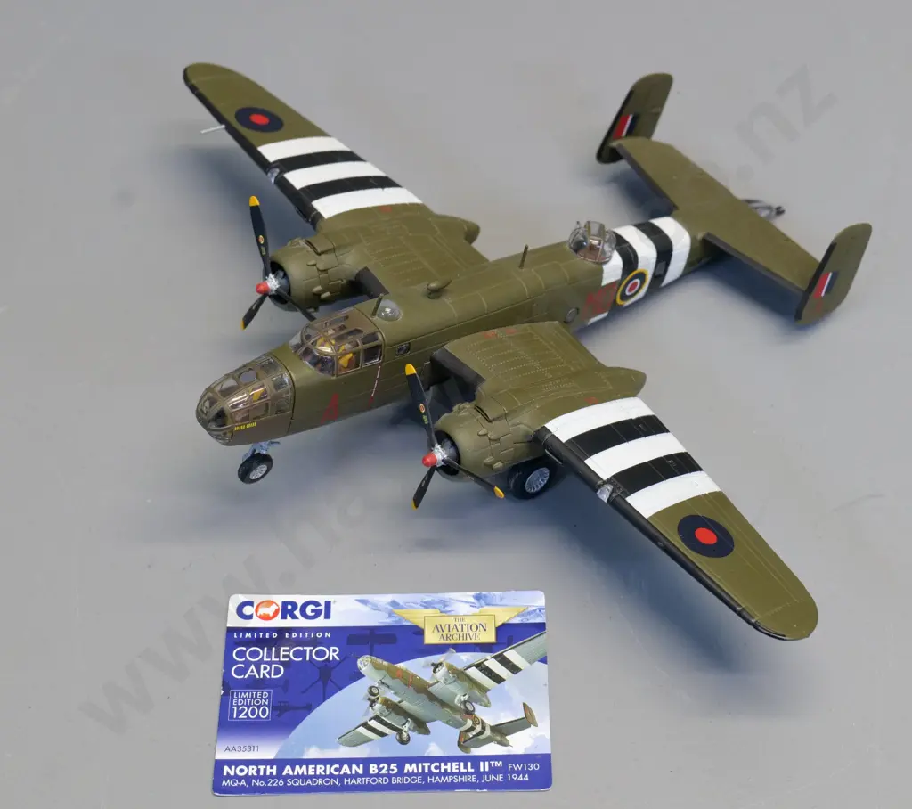 Corgi Aviation Archive die-cast 1:72 scale model RAF North American B25 Mitchell II bomber w/limited edition card Image 1++