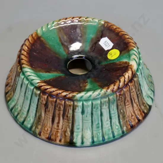 (New Zealand?) pottery majolica spittoon - firing crack. Diameter 170 at base
