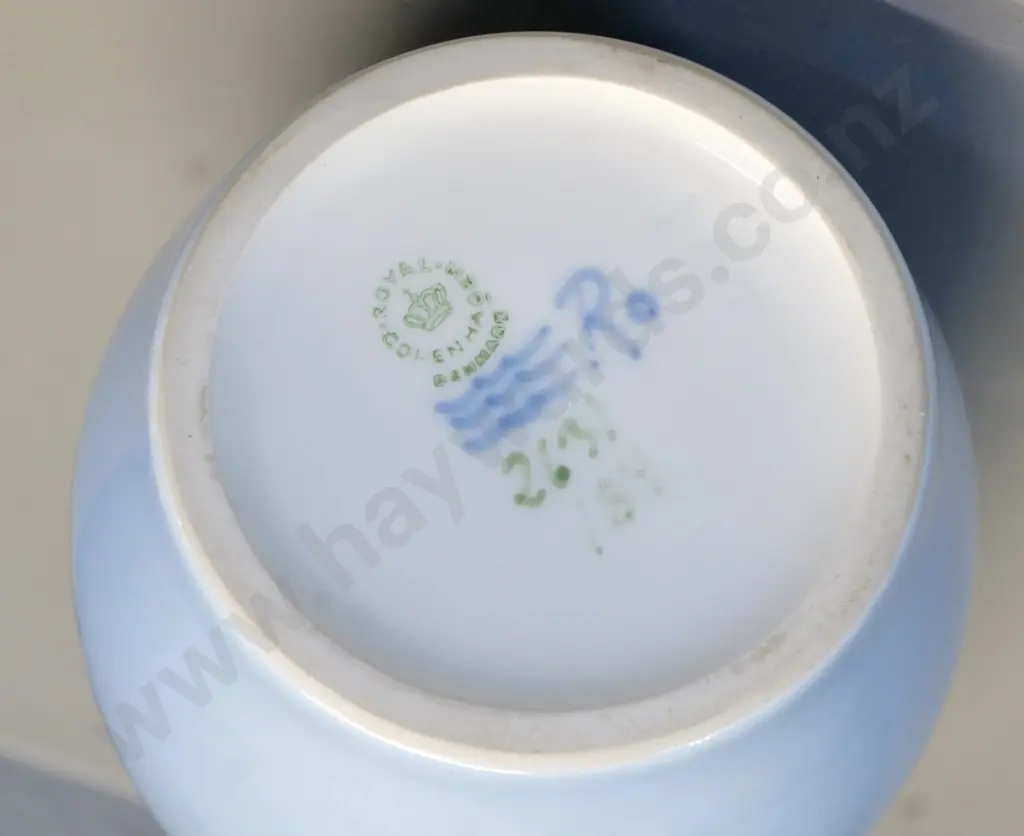 Royal Copenhagen Hollyhock pattern vase No 2631 / 184. H-280 Diameter 120 Image 1++