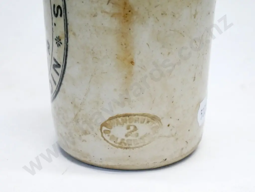 Ginger beer, crown cap, Hemsley Bros, Dunedin, condition good, some staining, H - 120 Image 1++