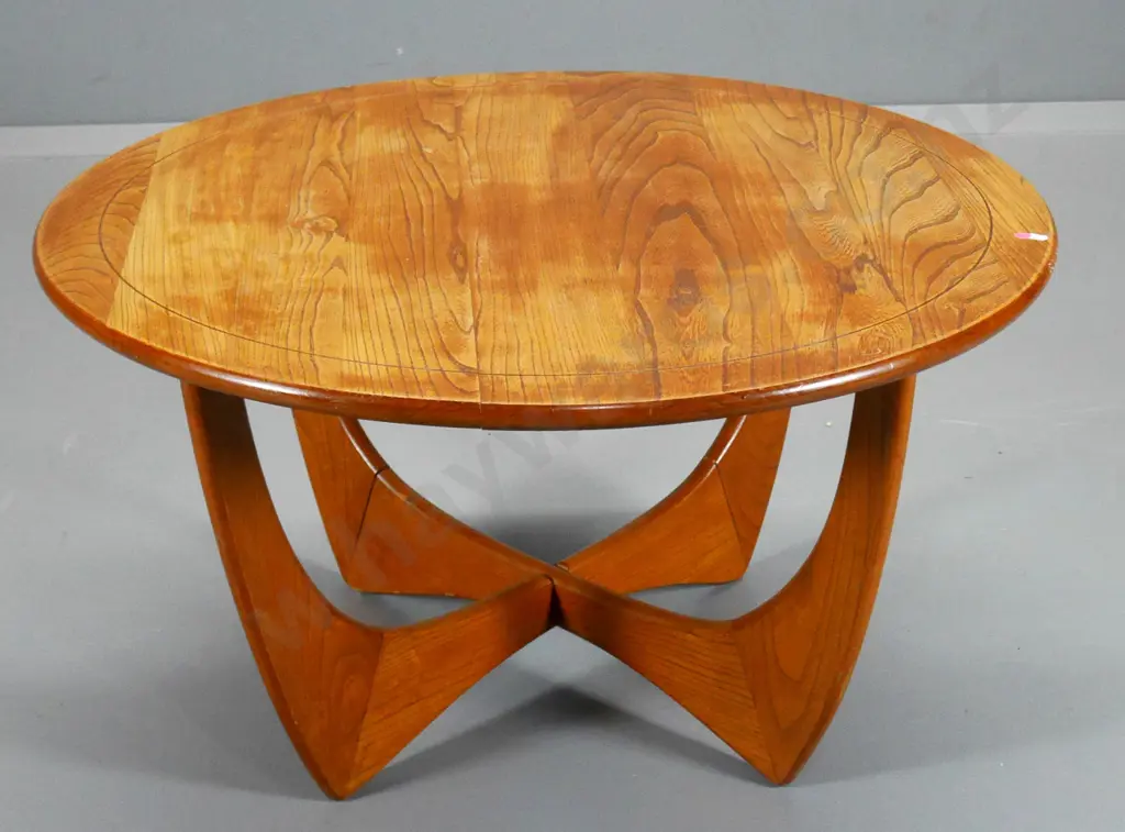 teak? mid-century English or European round coffee table, uneven finish on top, some joint movement H-460 Diameter 830 Image 1++
