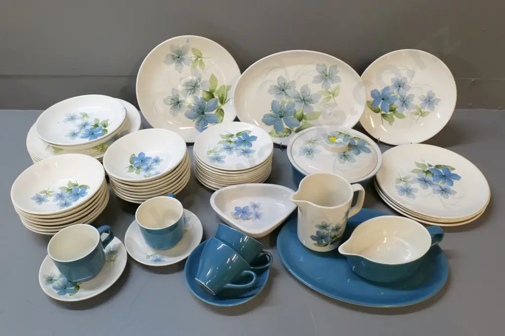 assorted Crown Lynn Sapphire dinnerware incl. lidded casserole Image 1++