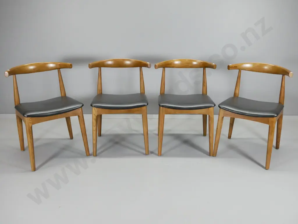 Nood oak extending dining table & 4 Hans Wegner replica walnut dining chairs w/vinyl upholstered seats H770 L1200 W800 Image 1++