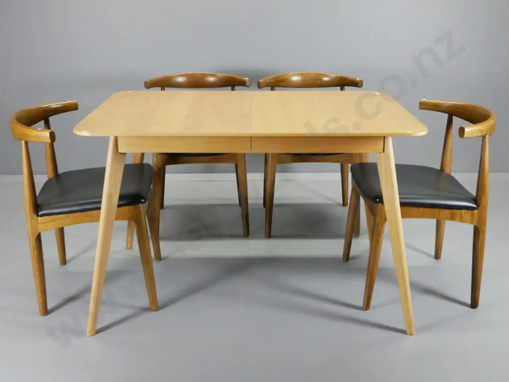 Nood oak extending dining table & 4 Hans Wegner replica walnut dining chairs w/vinyl upholstered seats H770 L1200 W800 Image 1++