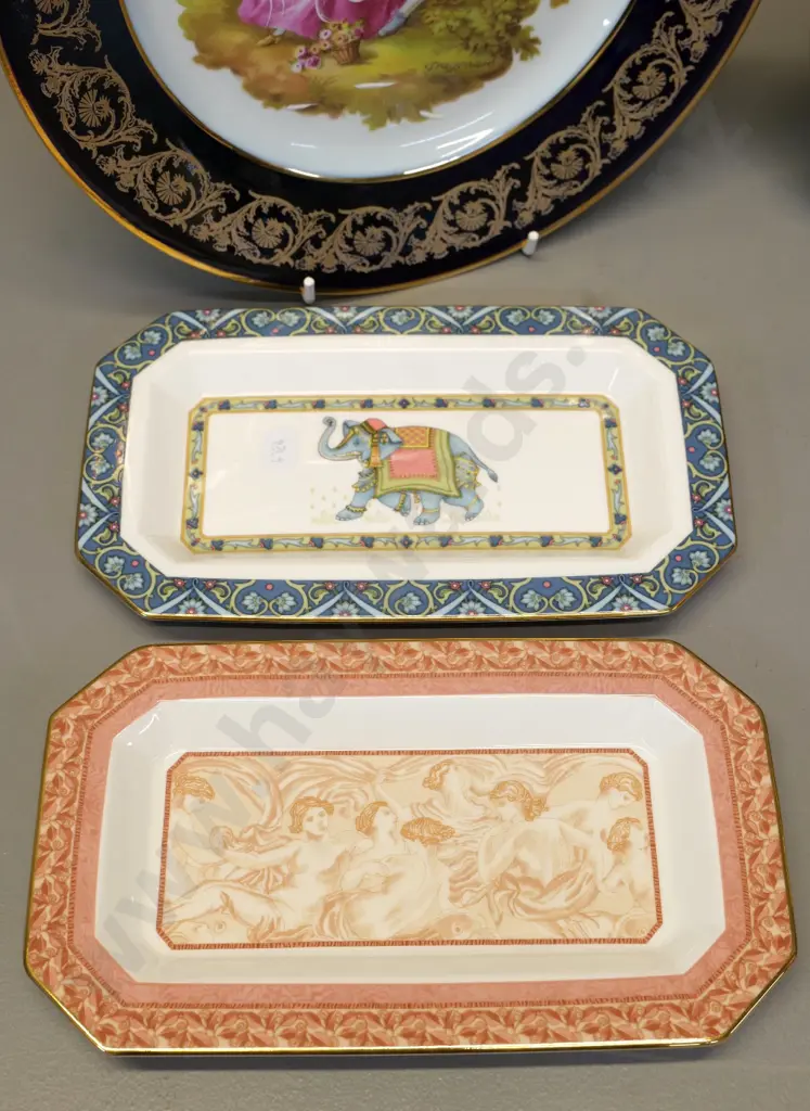 2 Limoges cabinet plates, larger is D-260, and 2 Wedgwood dishes - Blue Elephant & Venus Image 1++