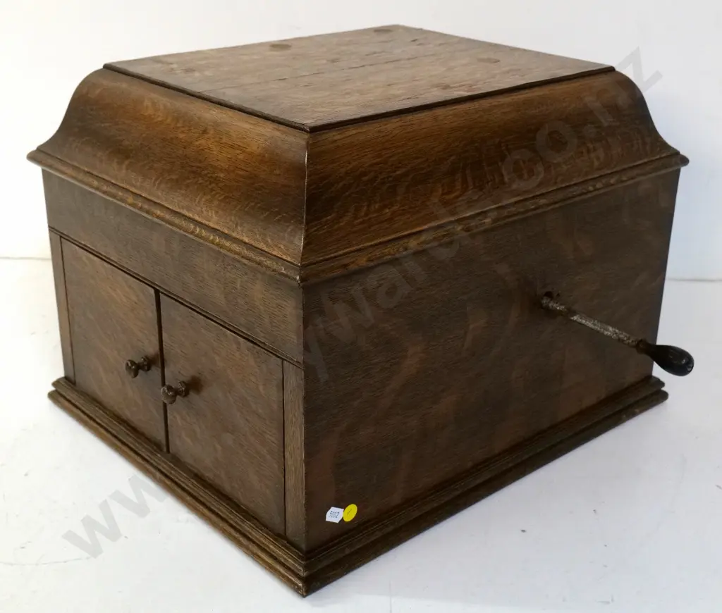 oak-cased gramophone - His Master's Voice, with Begg's dealer label - stop mechanism may need work, a bit slow? D460 Image 1++