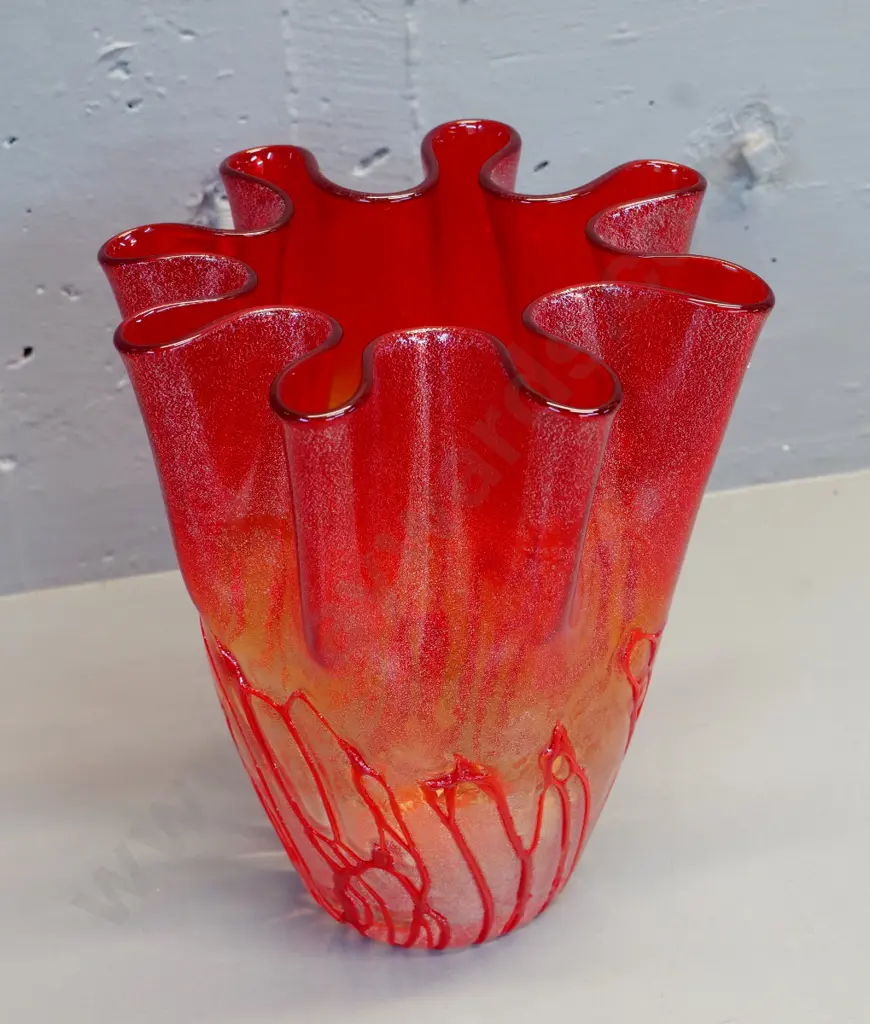 large art glass waved edge vase - red to orange fade H-280 D-230 Image 1++