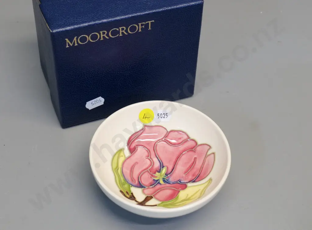 boxed small Moorcroft bowl - diameter 120 Image 1++