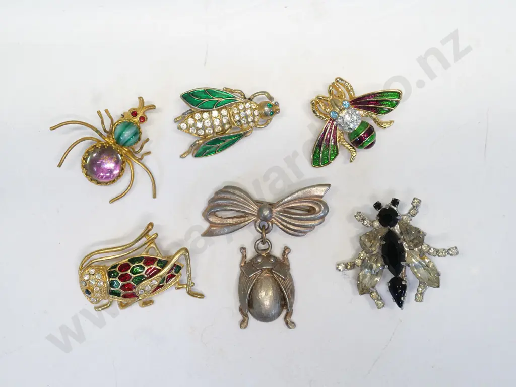 6 asstd costume bug brooches Image 1++