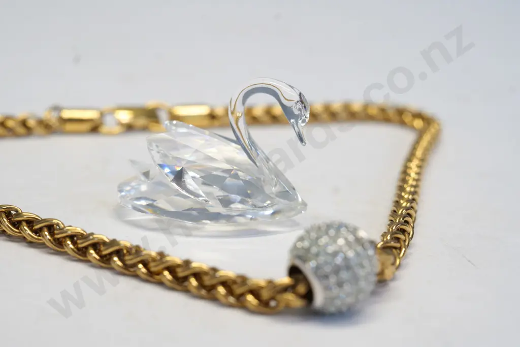 Swarovski thick chain necklace & Swarovski swan Image 1++