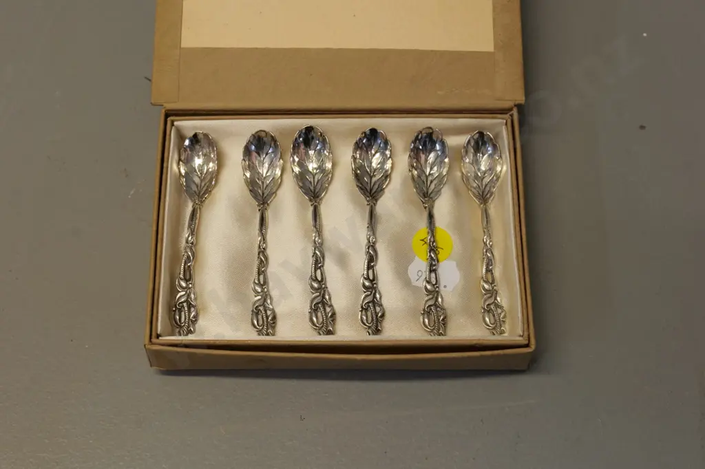 boxed set of 6 miniature tea or coffee spoons marked 833 Silver Holland Image 1++