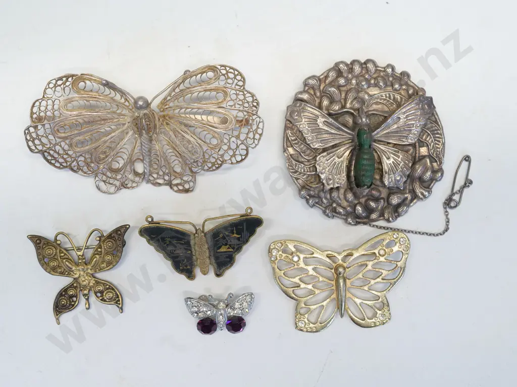6 asstd costume butterfly brooches Image 1++