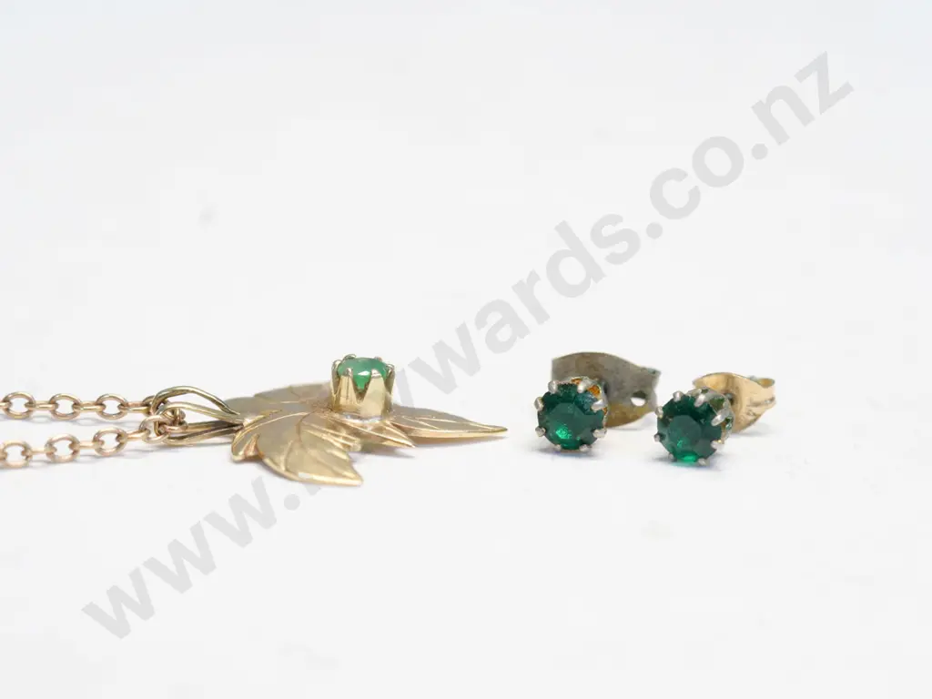 leaf necklace & stud earrings stamped 9ct Image 1++