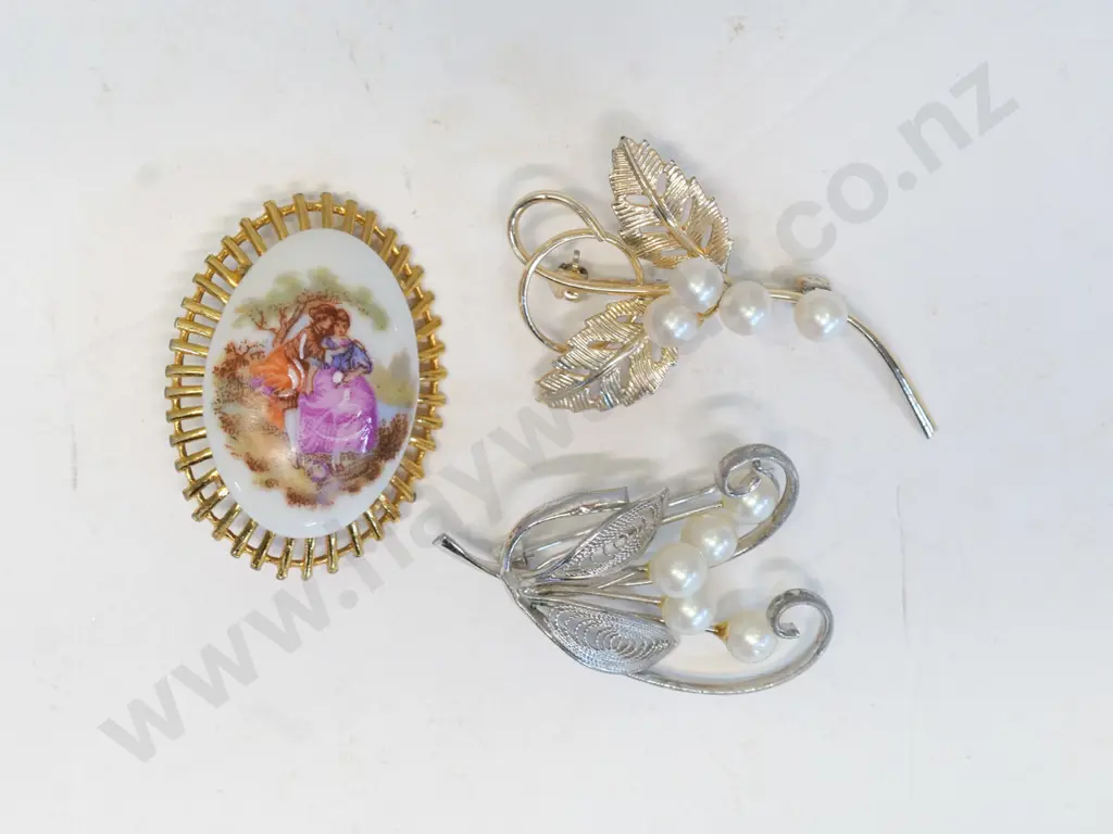 Limoges brooch & 2 costume brooches Image 1++