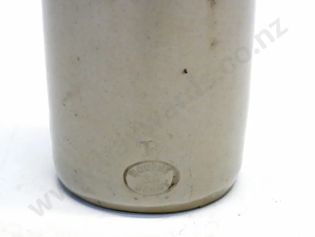 Ginger beer, crown cap, Lanes Ltd, Dunedin, maker Bourne Denby, condition very good, Image 1++