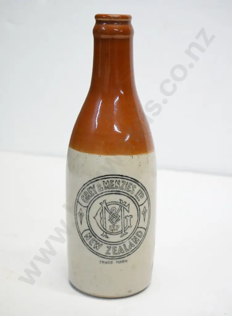 Ginger beer, crown cap, Grey Menzies,  NZ, maker Glasgow, condition very good, H - 110 Image 1++