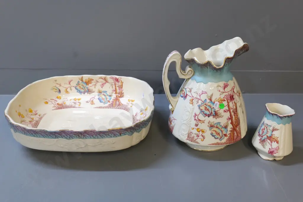 English china bedroom set, no maker's marks - large wash basin W400, jug & toothbrush holder - basin has crazing & wear Image 1++