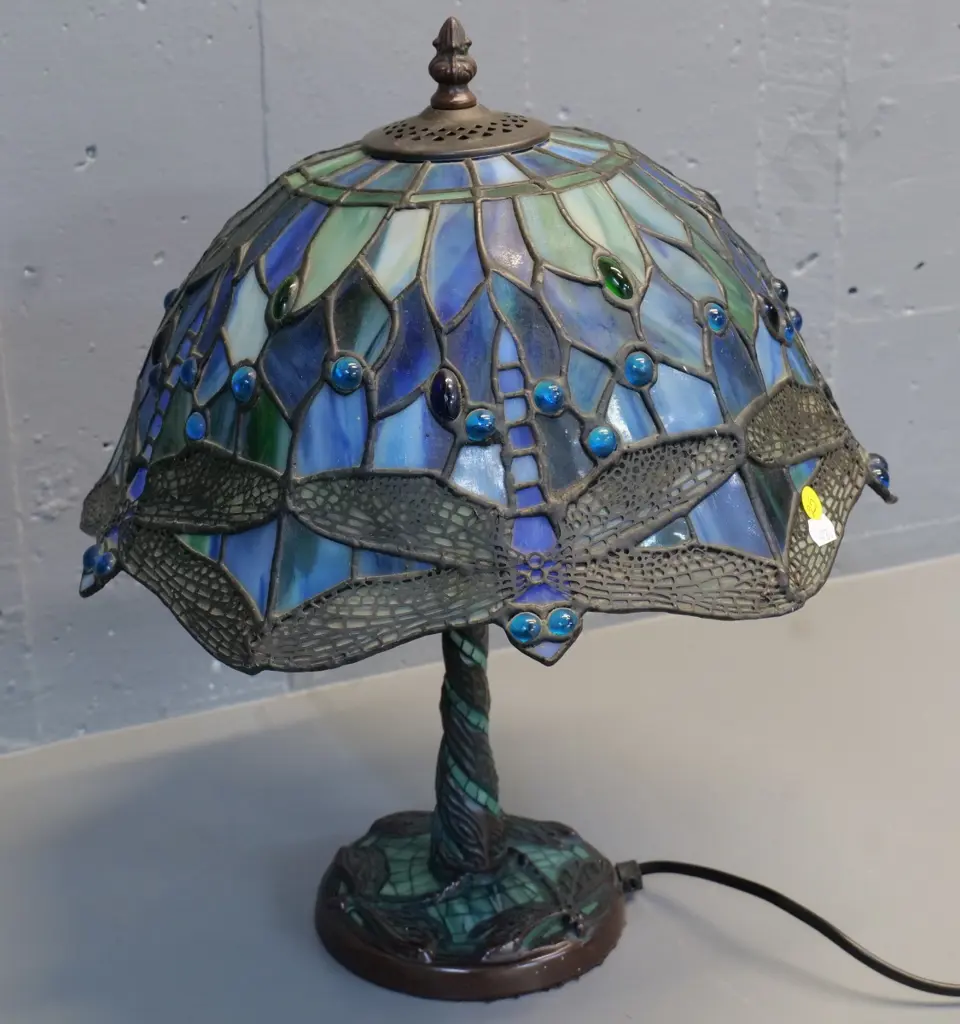 reproduction Tiffany style dragonfly  table lamp - leadlight shade on mosaic base H-450 D-400 Image 1++