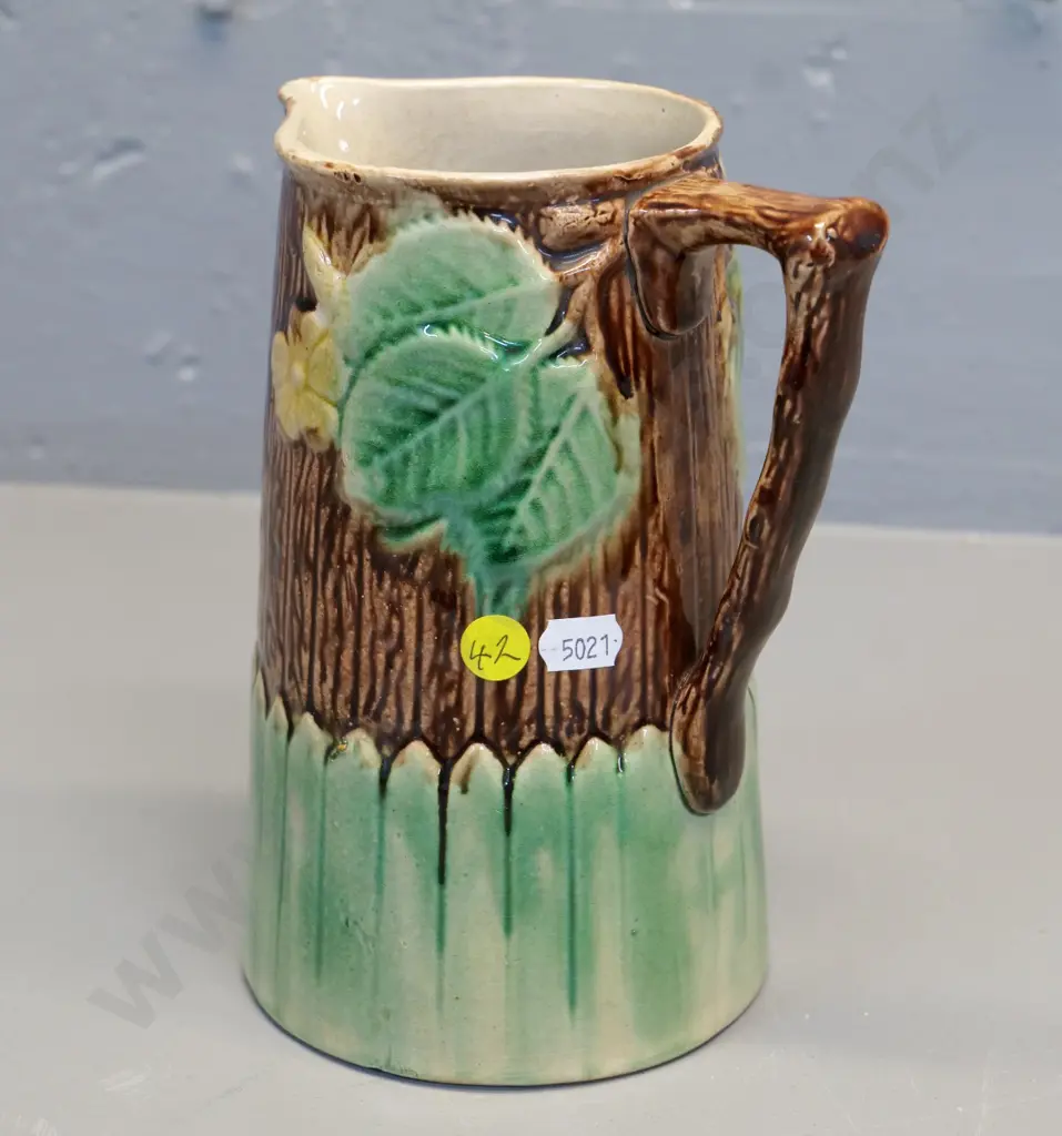 (New Zealand?) pottery majolica jug H-200 - some crazing Image 1++