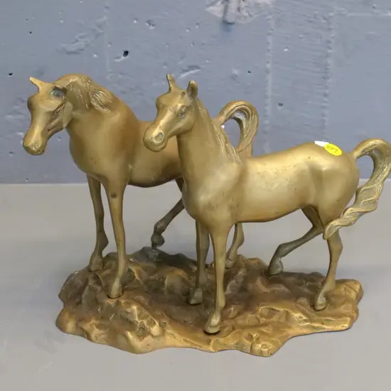 brass figure of 2 horses H-210 L-290