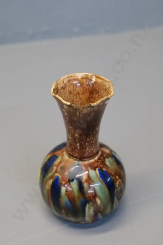 Milton potteries majolica bottle vase - no stamp, a few chips H-145 D-90 Image 1++