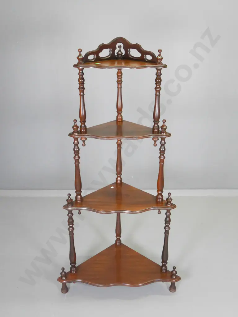 reproduction mahogany 4-shelf whatnot with spindle uprights H-1200 W-610 D-340 Image 1++