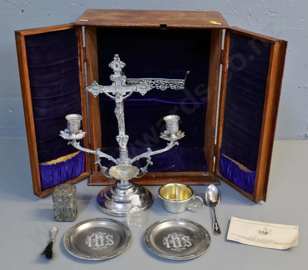 vintage oak cased travelling communion set - made by Anchor Silver Plate Co, Muncie, Indiana H370 W305 D170 Image 1++