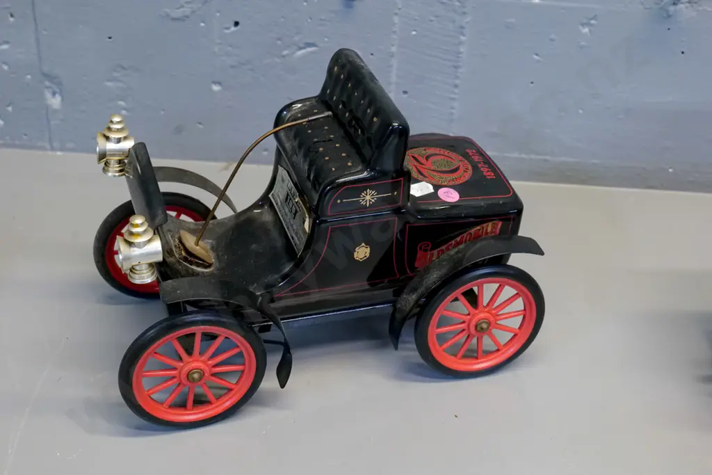 Jim Beam decanter - vintage early Oldsmobile w/ 1897-1972 anniversary markings - empty, some parts loose Image 1++