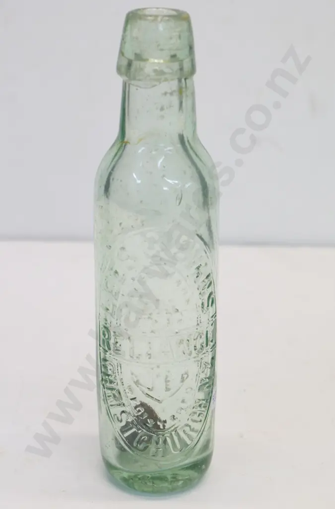 Lamont bottle, Lees and Evans, Christchurch, good condition, H-240 Image 1++