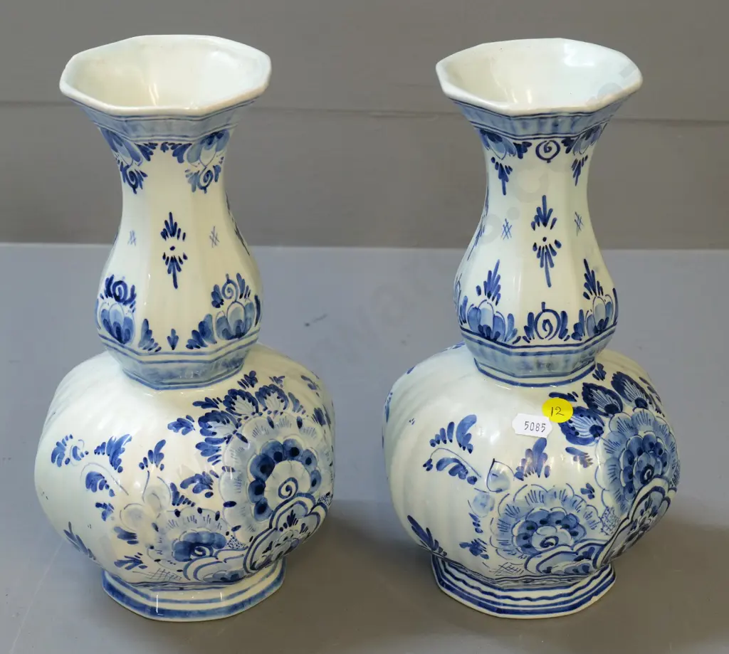 pair of Delft blue & white vases H260 Image 1++