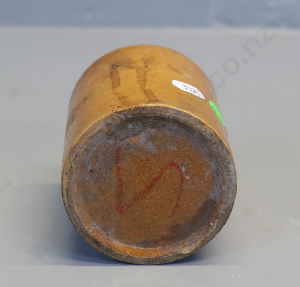 (Milton potteries?) or Luke Adams small cheese pot H-90 - staining Image 1++