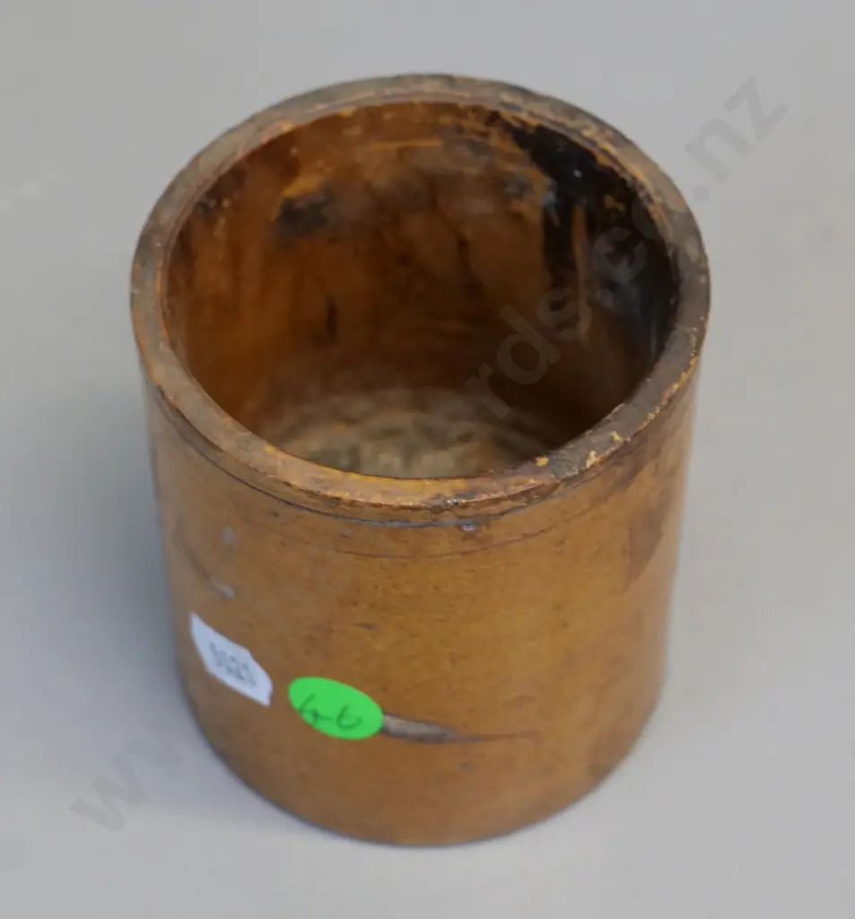 (Milton potteries?) or Luke Adams small cheese pot H-90 - staining Image 1++