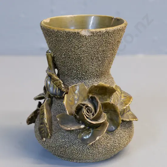 (Milton potteries?) majolica vase with ceramic hail & applique roses - some chips H-120