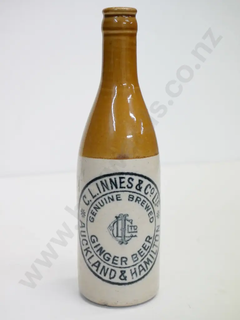 Ginger beer, crown cap, C. L . Innes and Co Ltd, Auckland and Hamilton, maker Glasgow, Image 1++