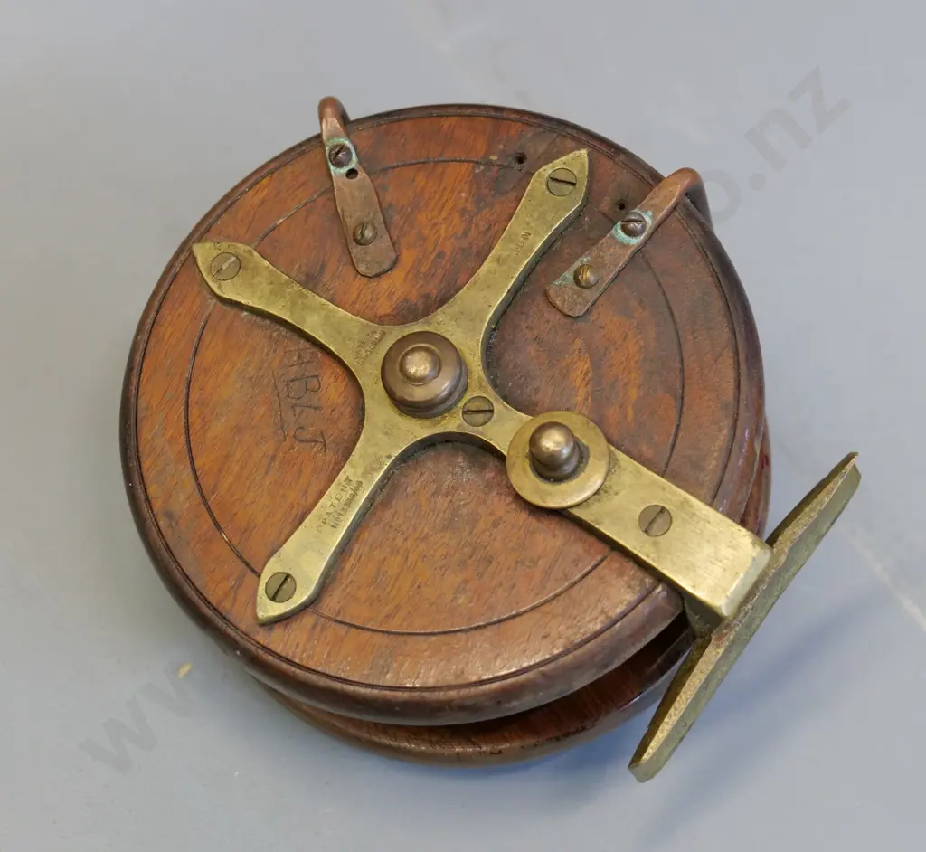 vintage wood & brass fishing reel with bakelite handles marked Sun and Made in England D-120 Image 1++
