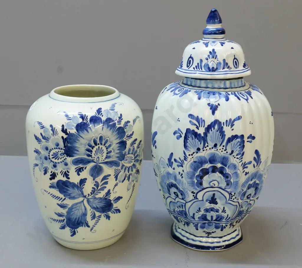 2 Delft blue & white vases - lidded urn  and other may have once had lid  H340 Image 1++