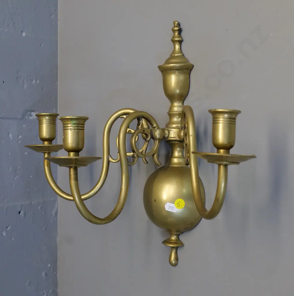 brass 3-candle wall sconce H360 W360 Image 1++