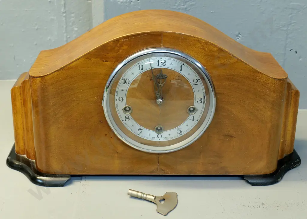 deco wood-cased Enfield English chiming mantel clock with key -  polish needs attention H240 W480 Image 1++