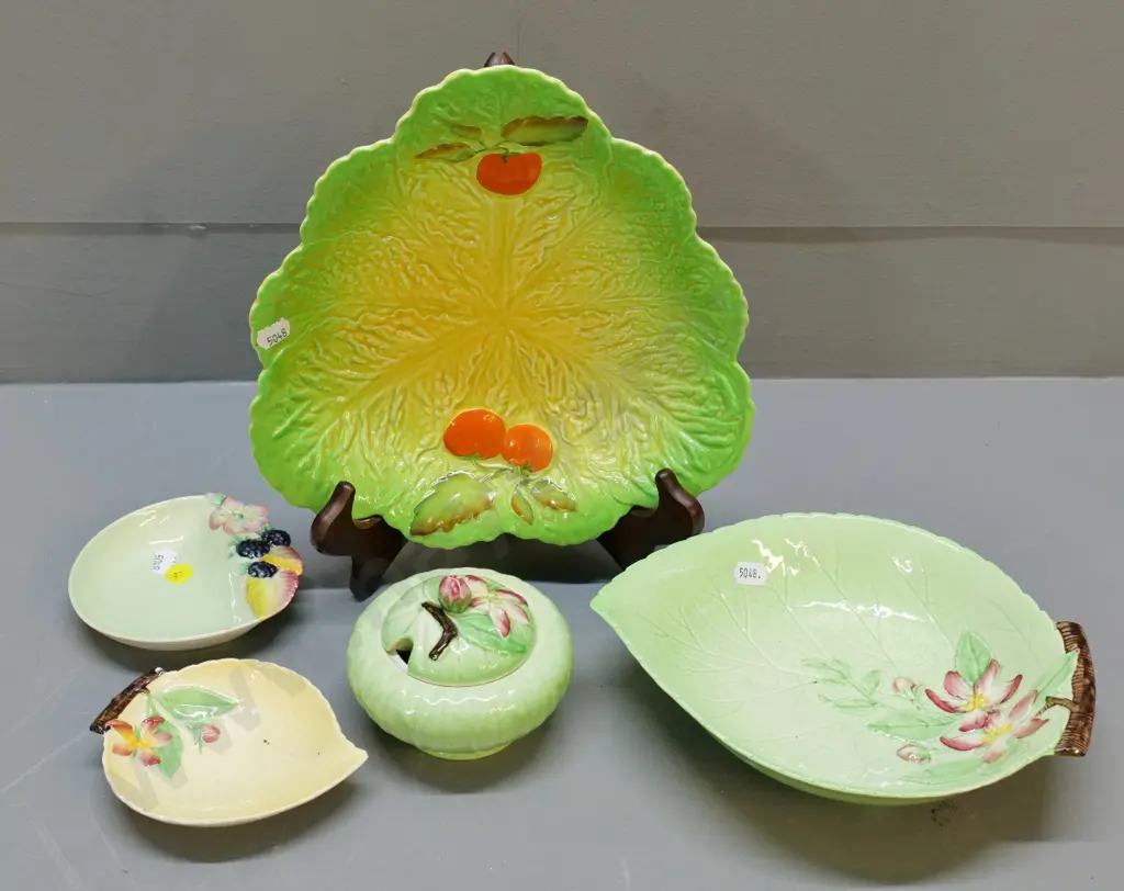 5 pieces of Carlton ware - 3 pieces dogwood, salad ware plate, and blackberry pin dish Image 1++
