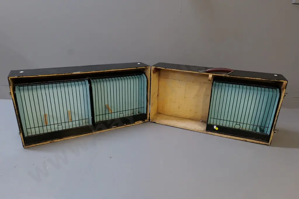 portable folding pigeon cage carrying case with 3 cages - wear and tear, paint chipping H330 L640 D260 Image 1++