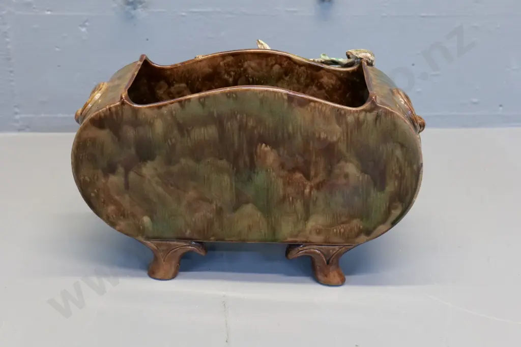(Milton potteries?) trough vase with seashells - sounds cracked, has repairs, loose shell H-200 W-310 D-110 Image 1++