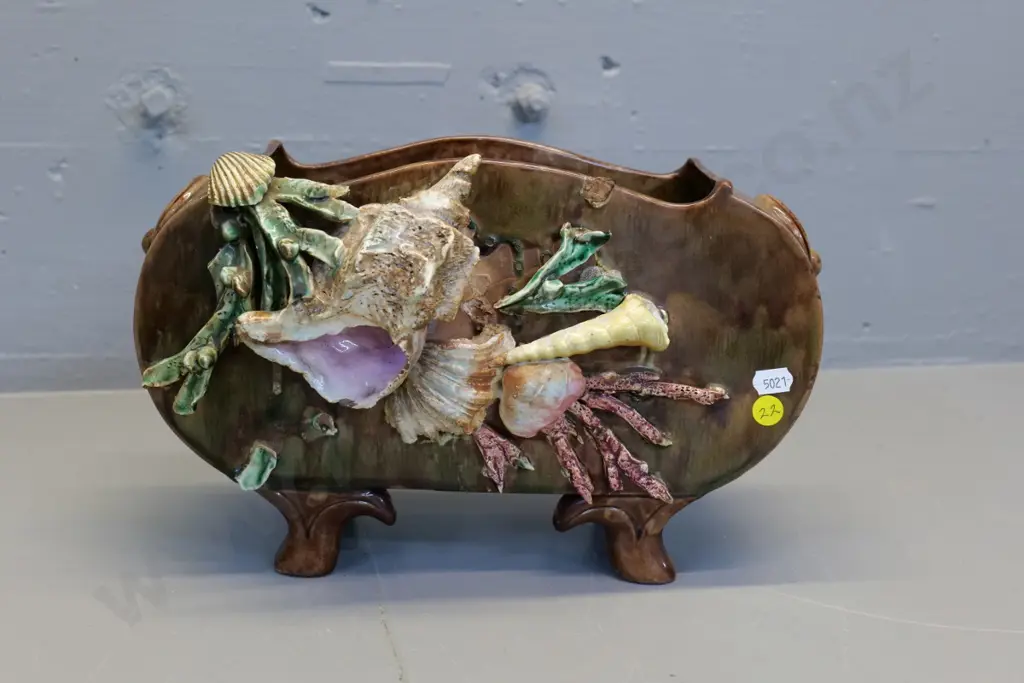 (Milton potteries?) trough vase with seashells - sounds cracked, has repairs, loose shell H-200 W-310 D-110 Image 1++
