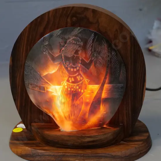 retro wood-framed table lamp with carved shells on both sides - Polynesian dancer motif H210 W200