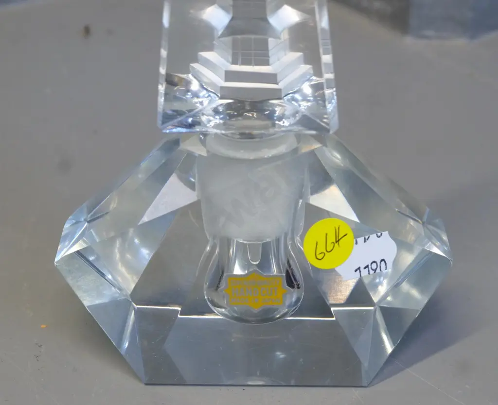Japanese hand-cut glass stoppered perfume bottle H-230 Image 1++