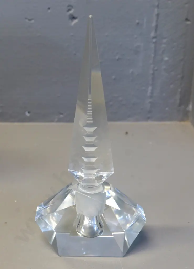 Japanese hand-cut glass stoppered perfume bottle H-230 Image 1++