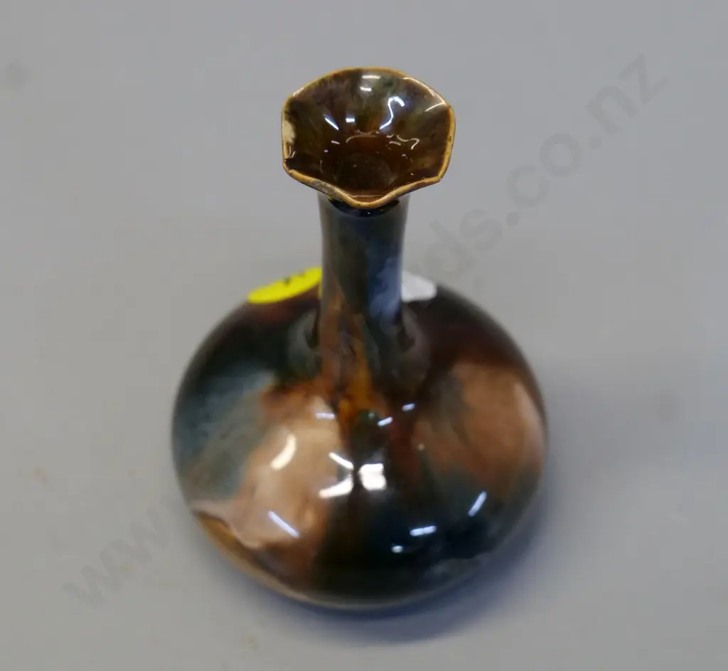 (Milton potteries?) majolica bottle vase - no stamp, very small rim chip H-100 D-70 Image 1++