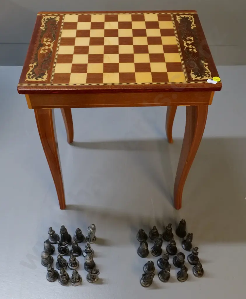Sorrento style lift-top chess table with set of composite chess pieces. H-430 W-360 D-275 Image 1++