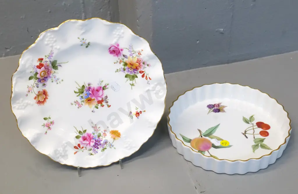 Royal Worcester Evesham flan dish and Crown Derby Posies cake plate D-220 Image 1++
