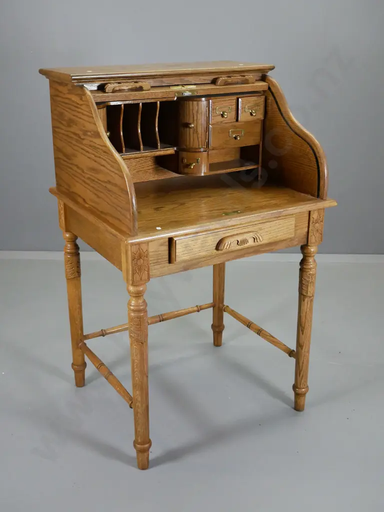 reproduction oak small roll-top desk w/internal drawers & pigeonholes, lower drawer, brass fittings H1140 W710 D600 Image 1++